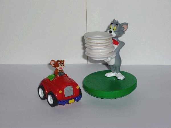 2S-3-12 Tom et Jerry :  jeu d'équilibre - Tom pile d'assiettes Jerry autotamponneuse