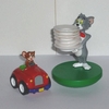 2S-3-12 Tom et Jerry :  jeu d'équilibre - Tom pile d'assiettes Jerry autotamponneuse